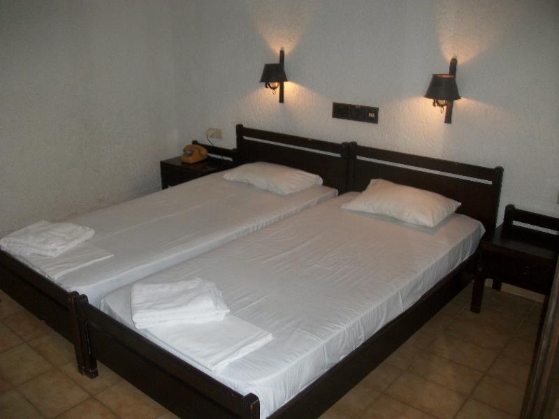 Efi Hotel Malia  Bagian luar foto