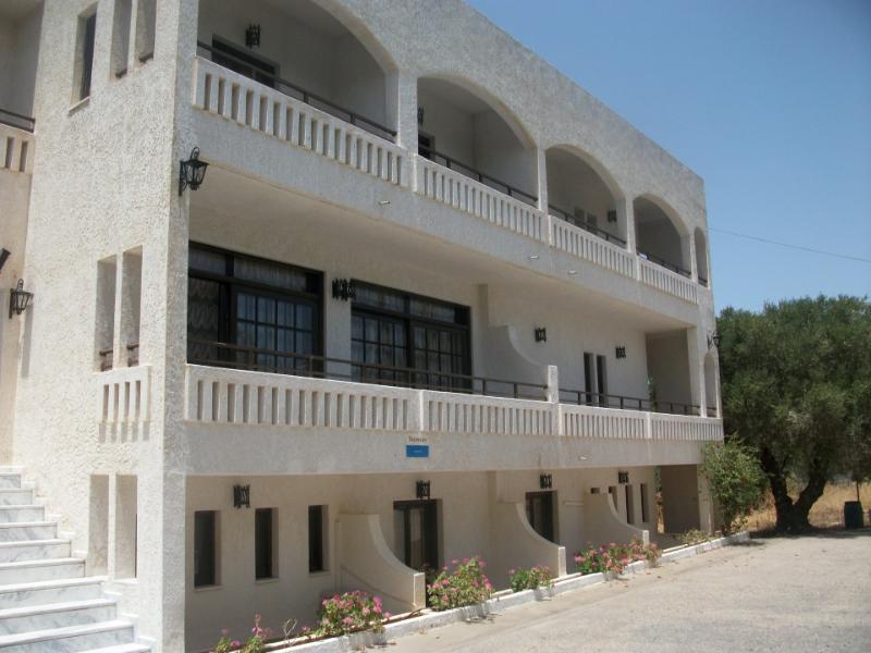 Efi Hotel Malia  Bagian luar foto